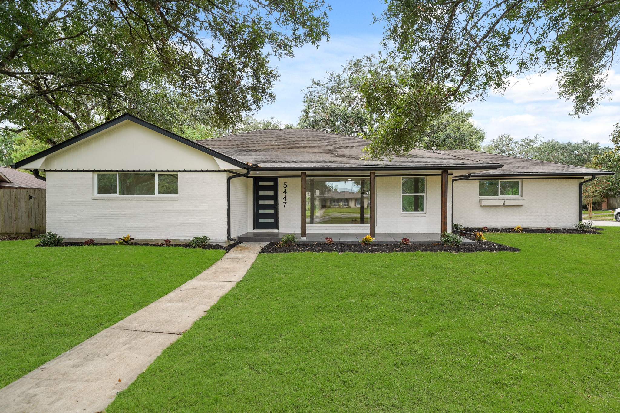 5447 Kingfisher Drive Property Photo
