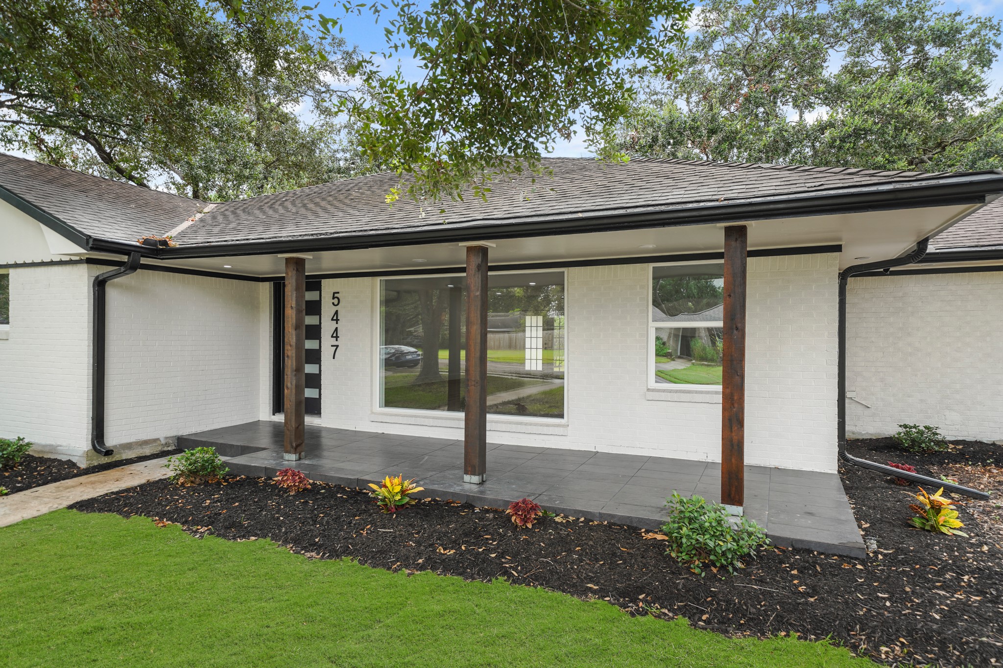 5447 Kingfisher Drive Property Photo 2