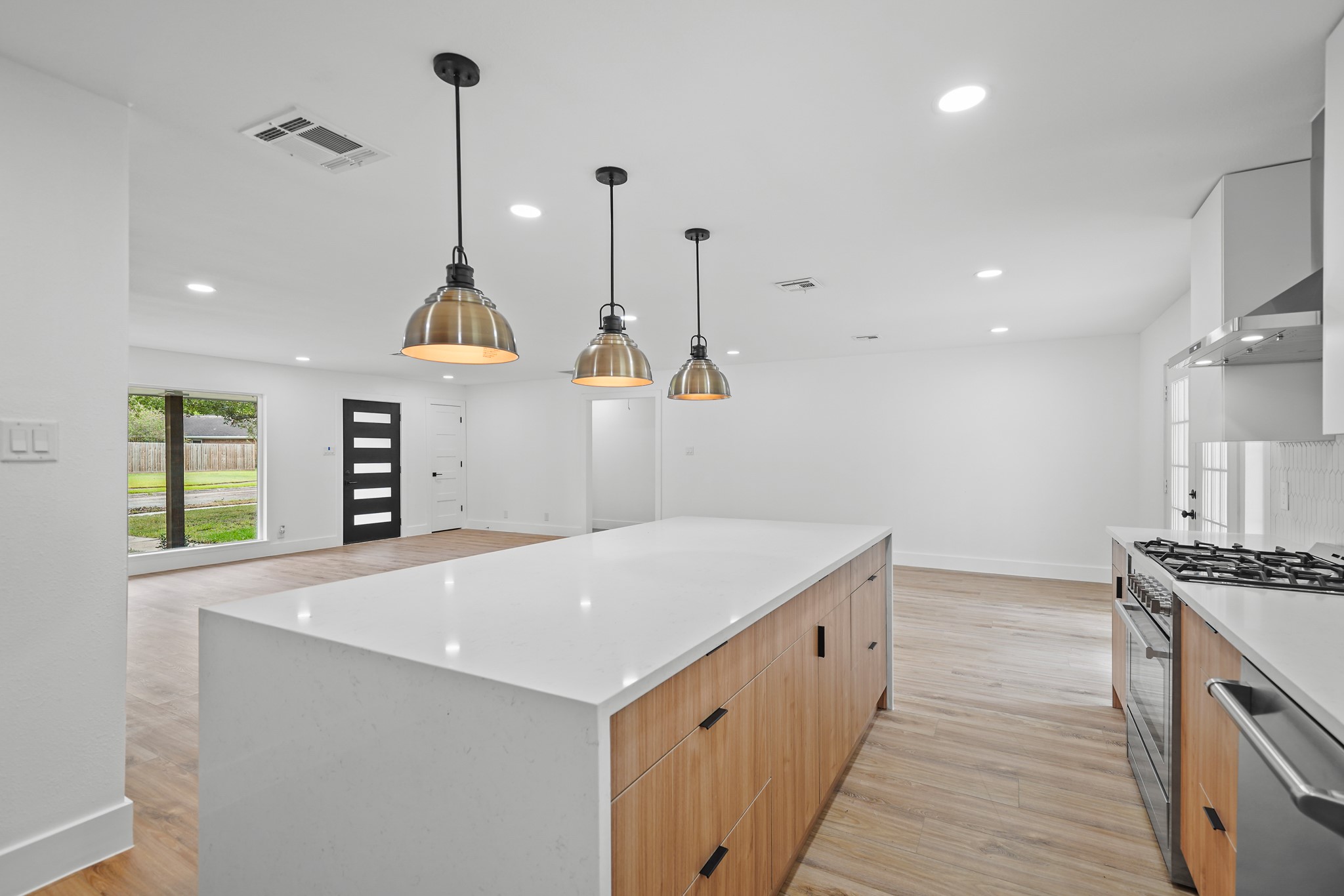 5447 Kingfisher Drive Property Photo 8