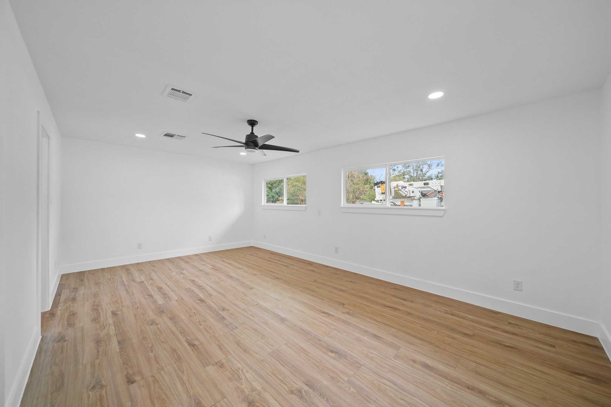5447 Kingfisher Drive Property Photo 10