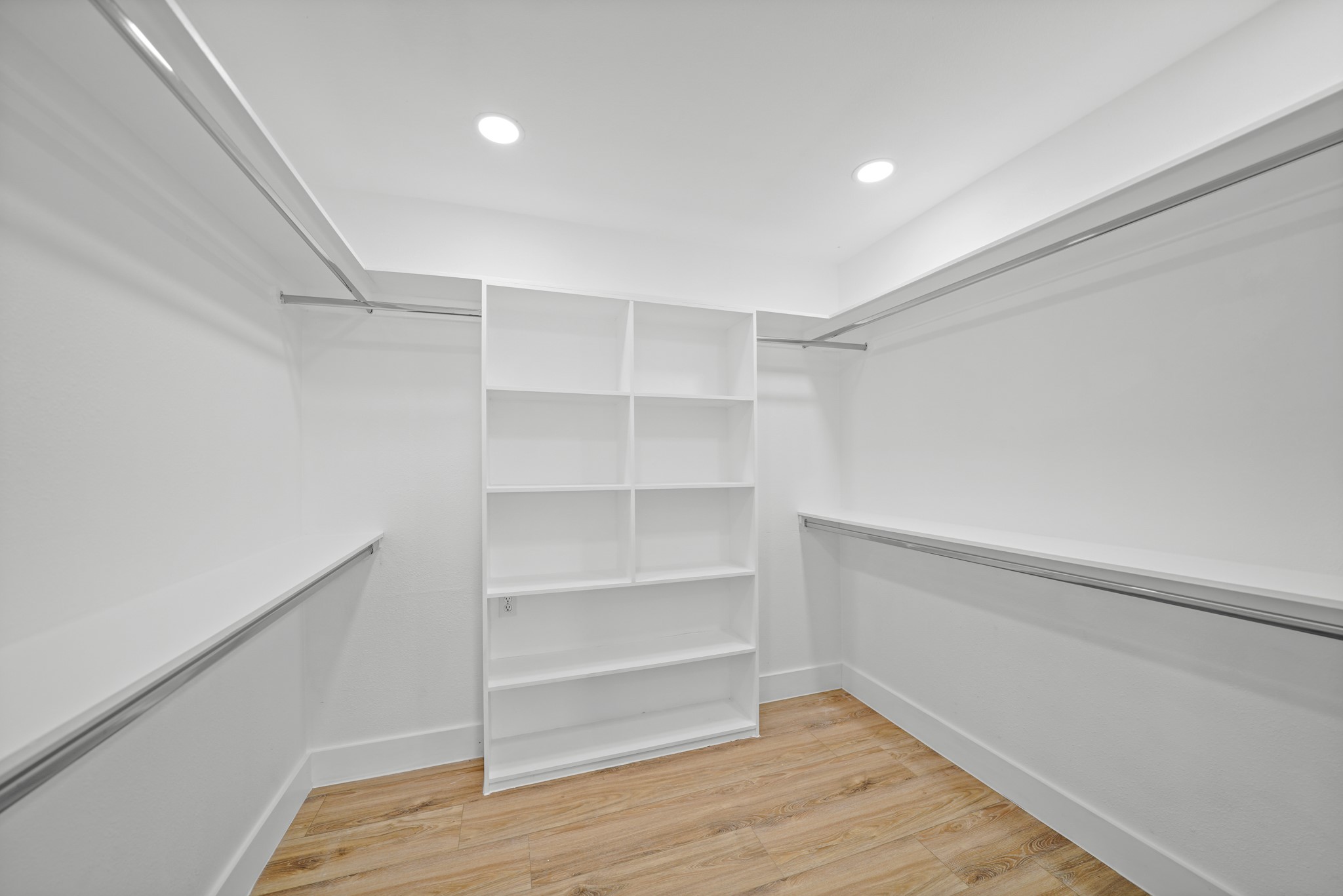 5447 Kingfisher Drive Property Photo 12