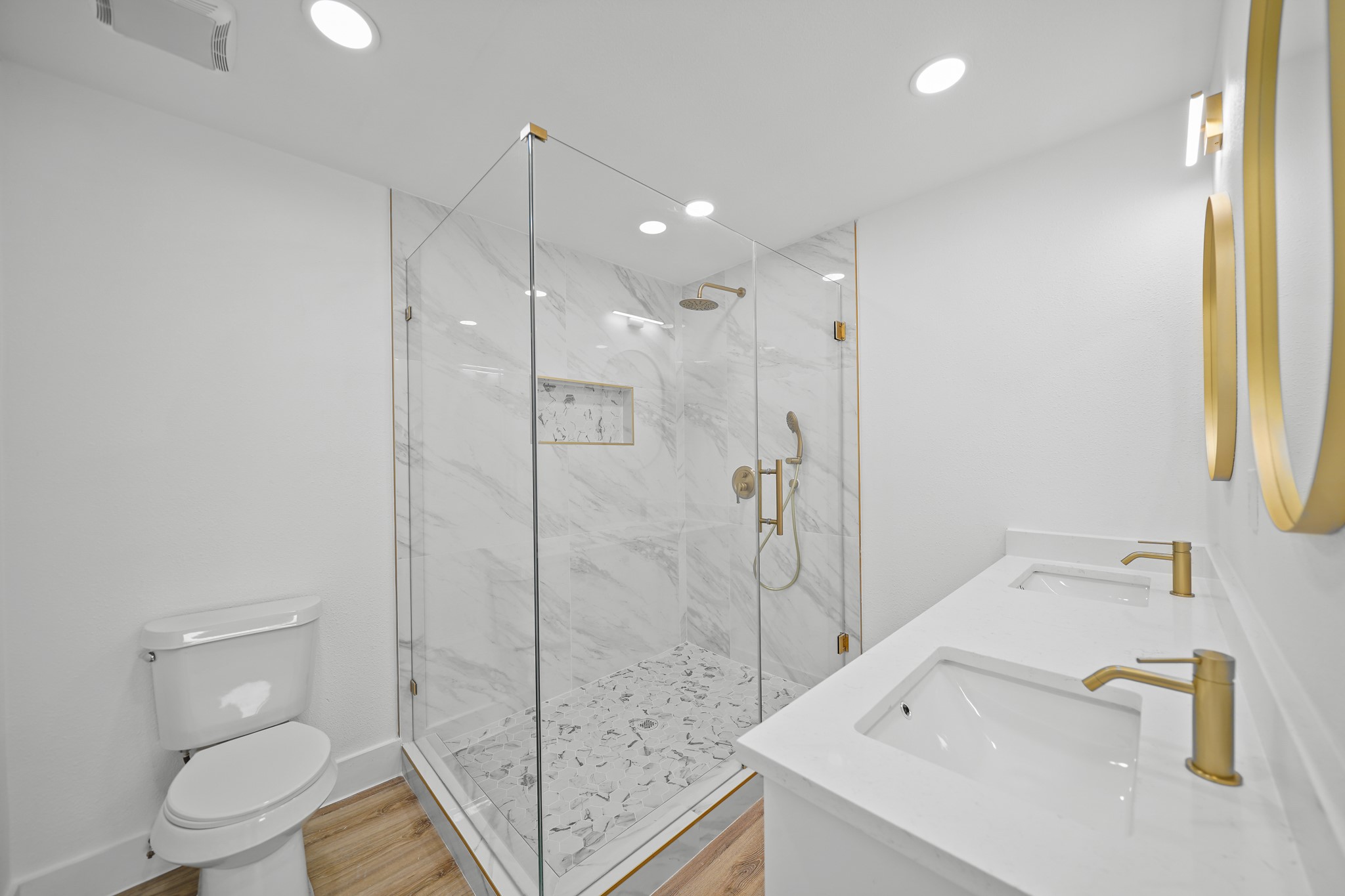 5447 Kingfisher Drive Property Photo 13