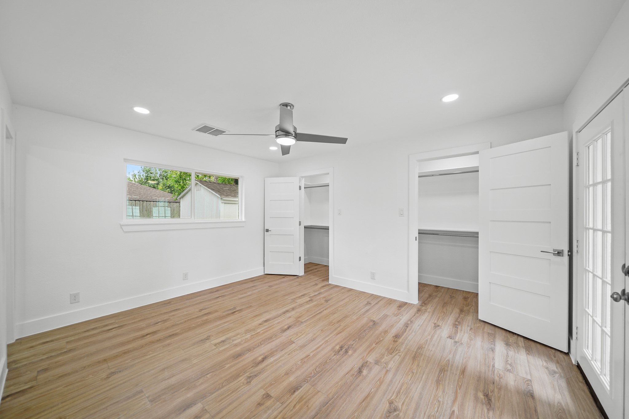 5447 Kingfisher Drive Property Photo 14