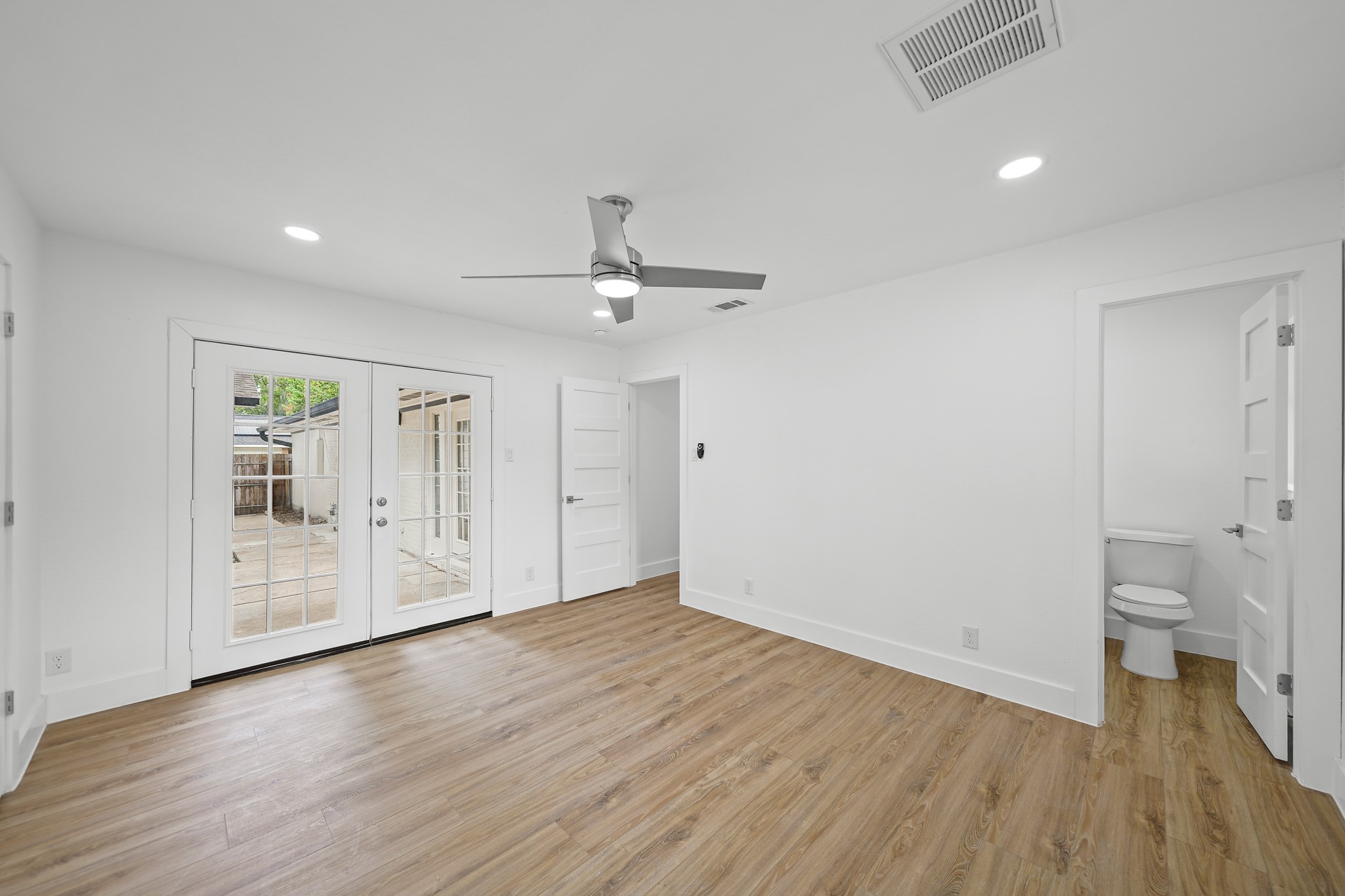 5447 Kingfisher Drive Property Photo 15
