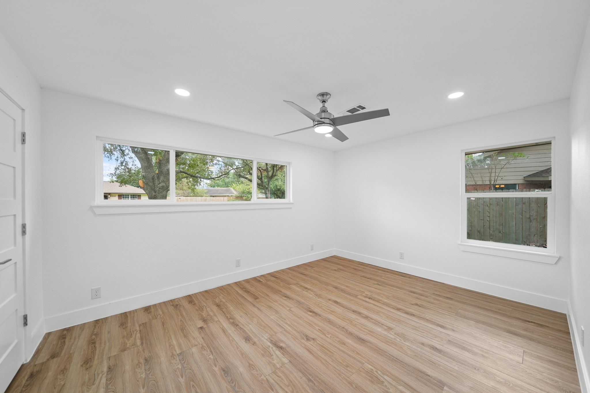 5447 Kingfisher Drive Property Photo 16