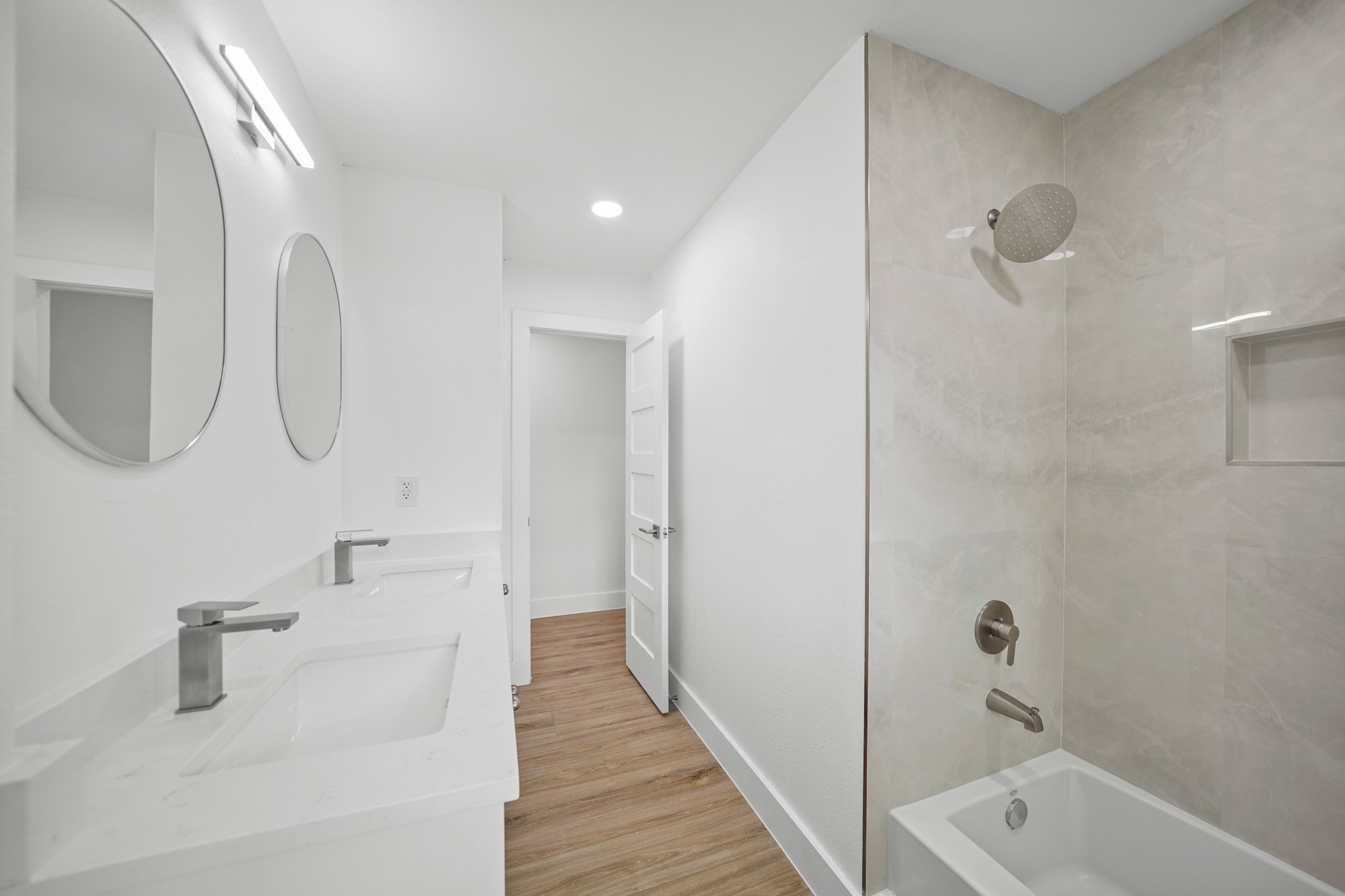 5447 Kingfisher Drive Property Photo 21