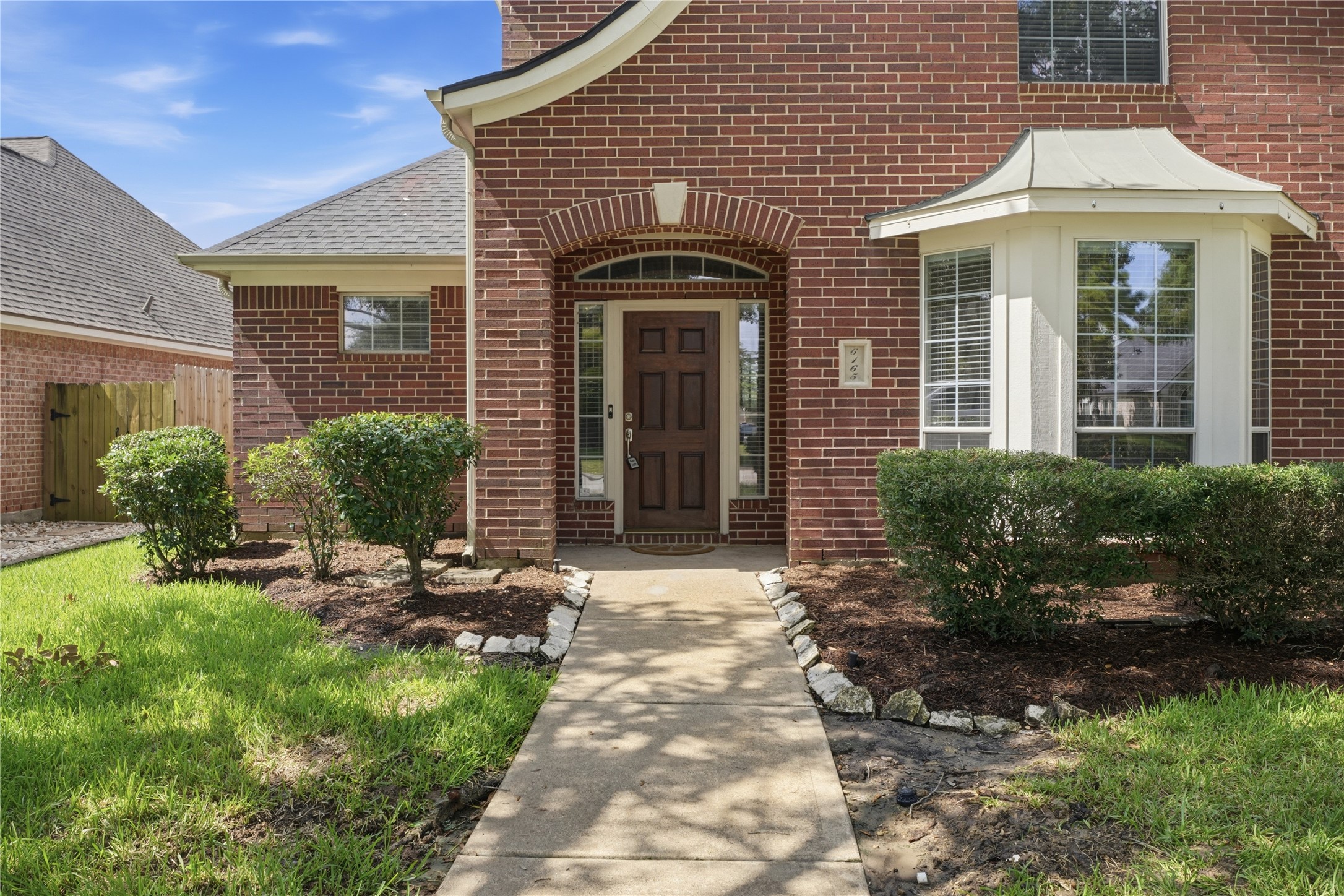 6165 Darlington Ct Court Property Photo 4