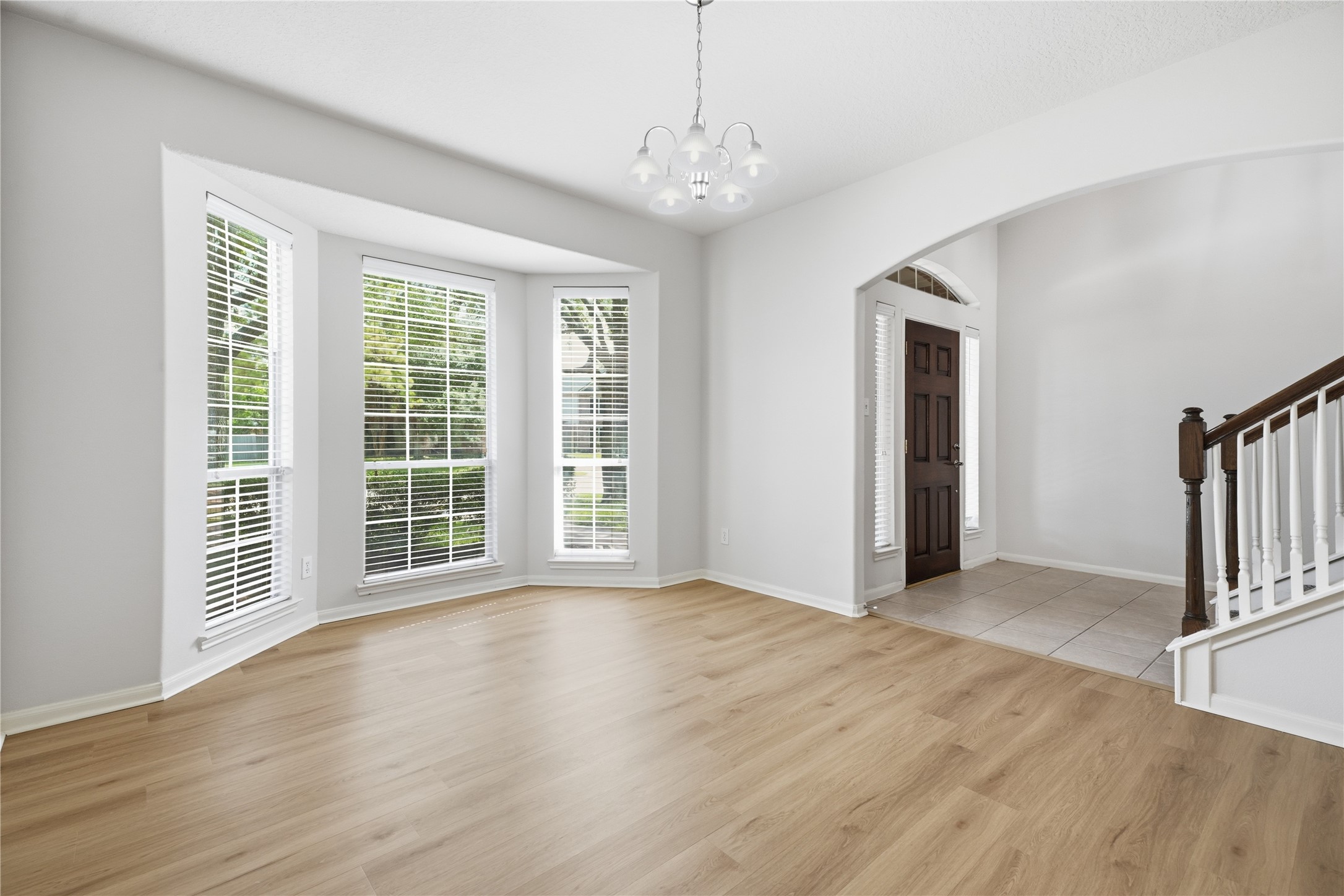 6165 Darlington Ct Court Property Photo 7