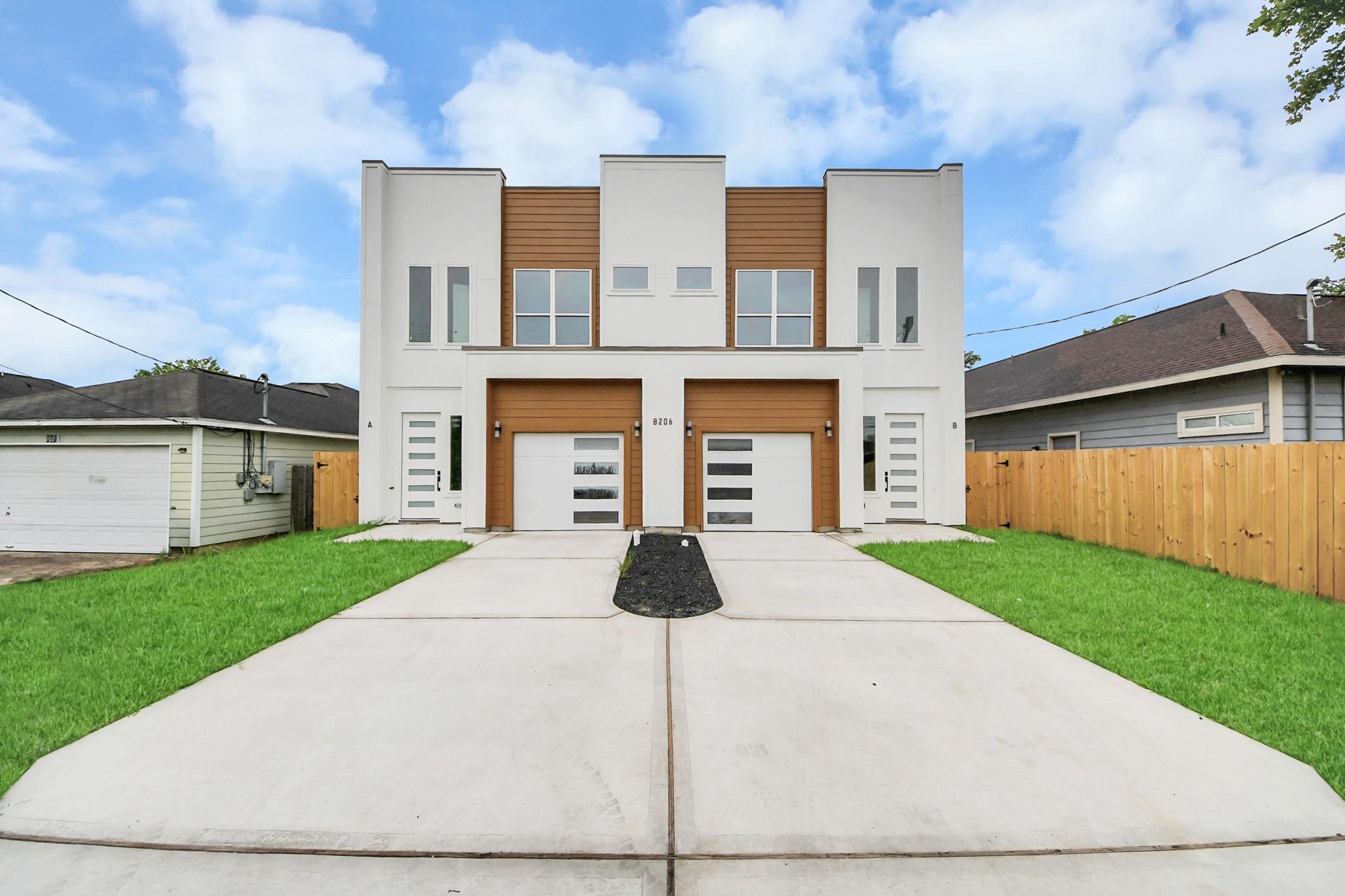 8206 Colonial Lane, Houston TX 77051 Property Photo 1