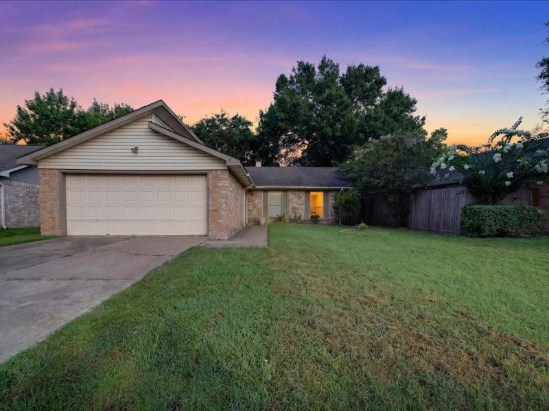 2027 Goodwin Drive Property Photo 1