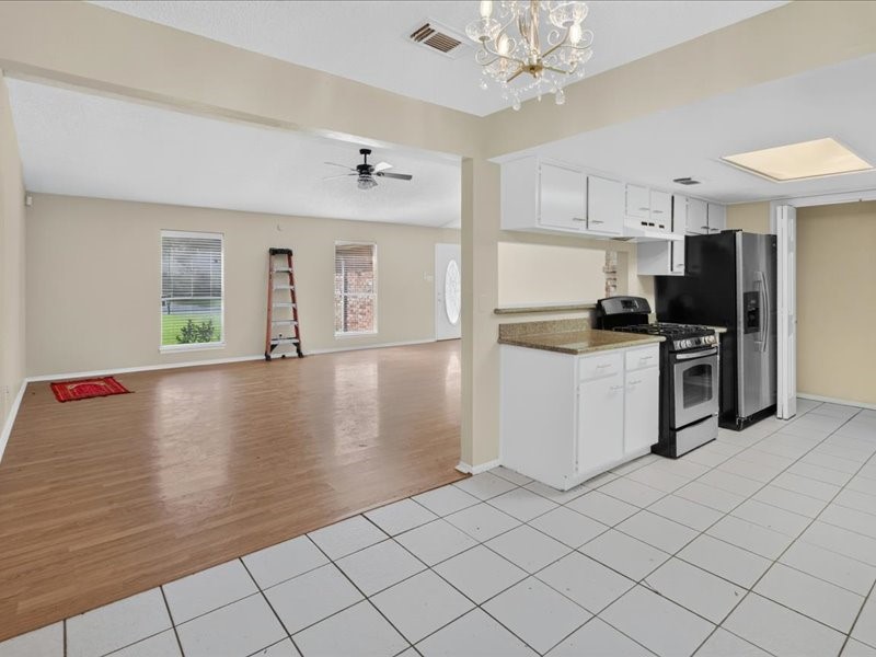 2027 Goodwin Drive Property Photo 8