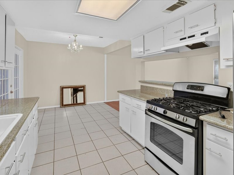 2027 Goodwin Drive Property Photo 11