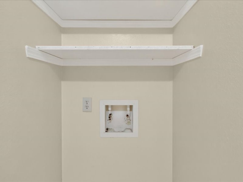 2027 Goodwin Drive Property Photo 14