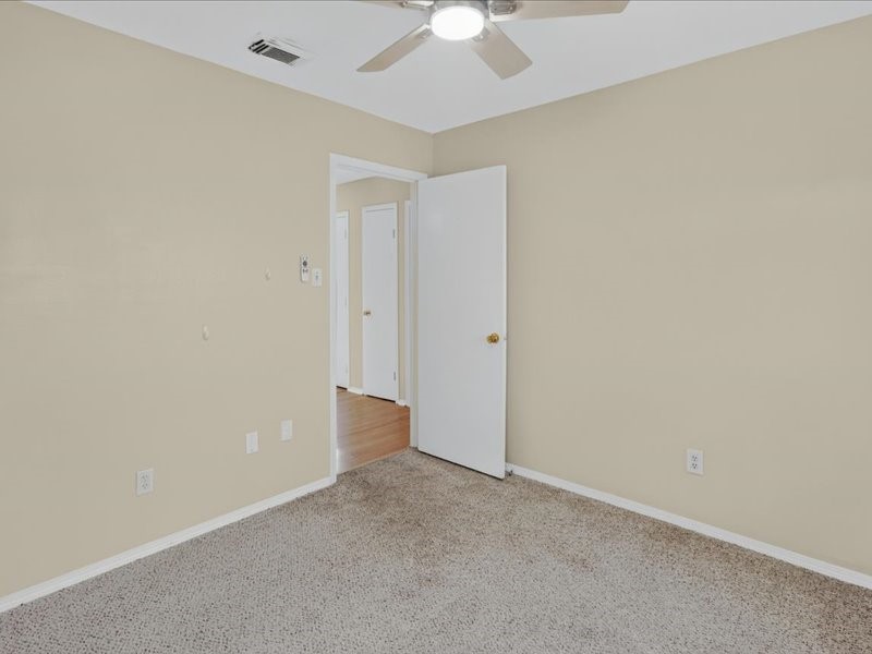 2027 Goodwin Drive Property Photo 19