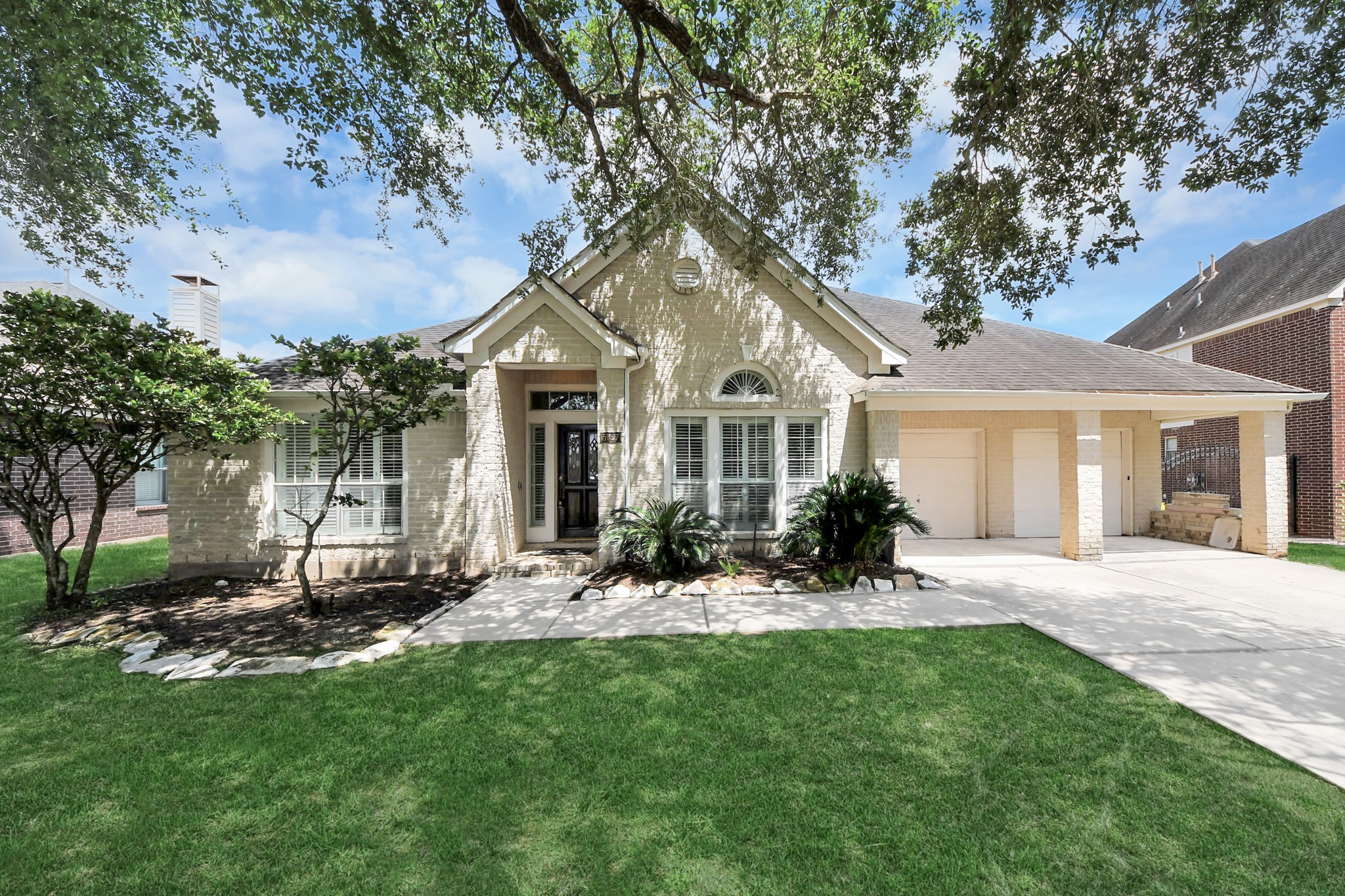 5527 Moss Meadow Court Property Photo 1