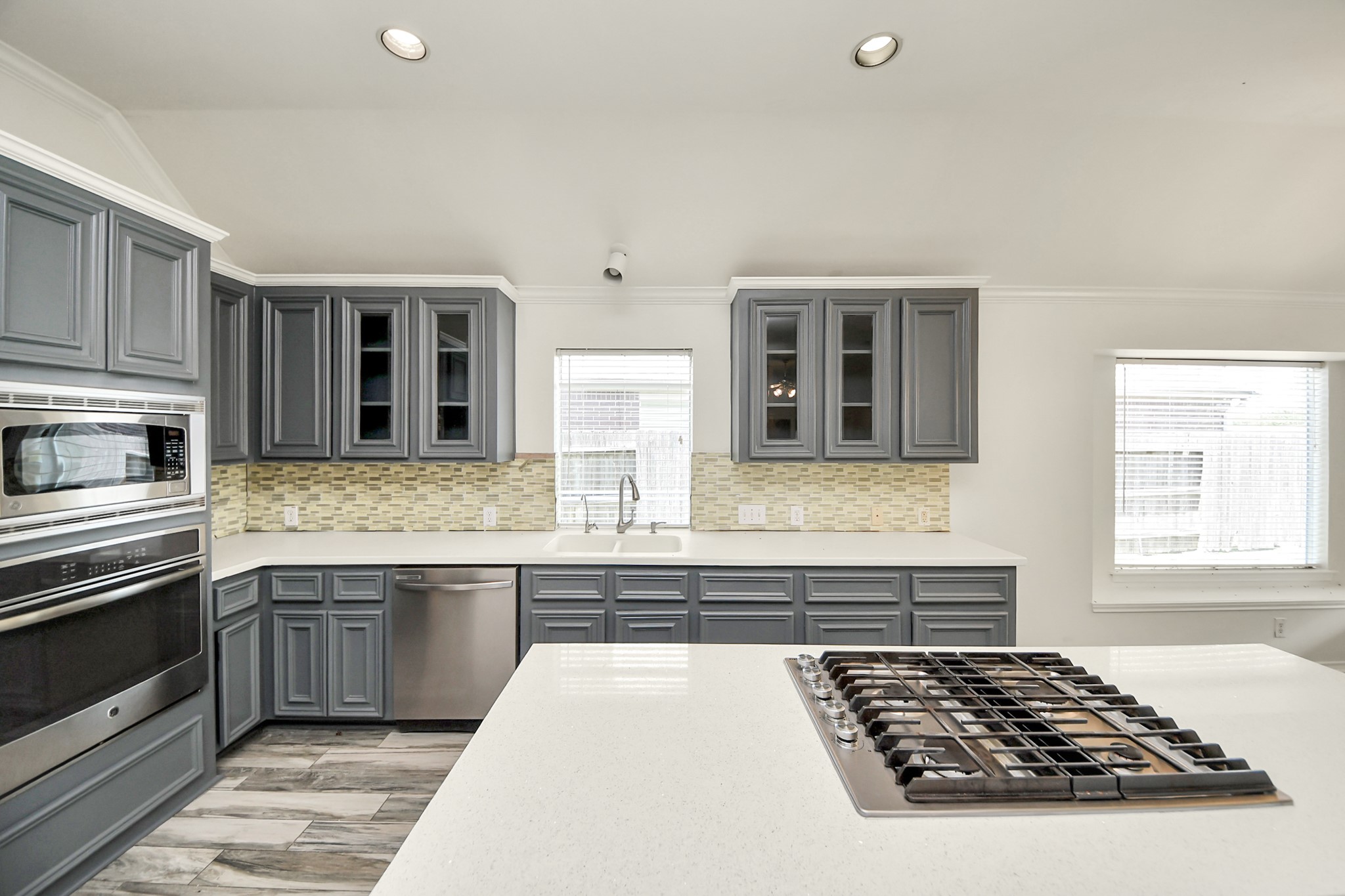 5527 Moss Meadow Court Property Photo 6