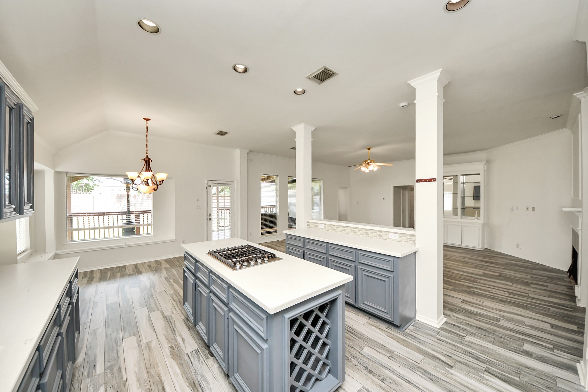 5527 Moss Meadow Court Property Photo 7