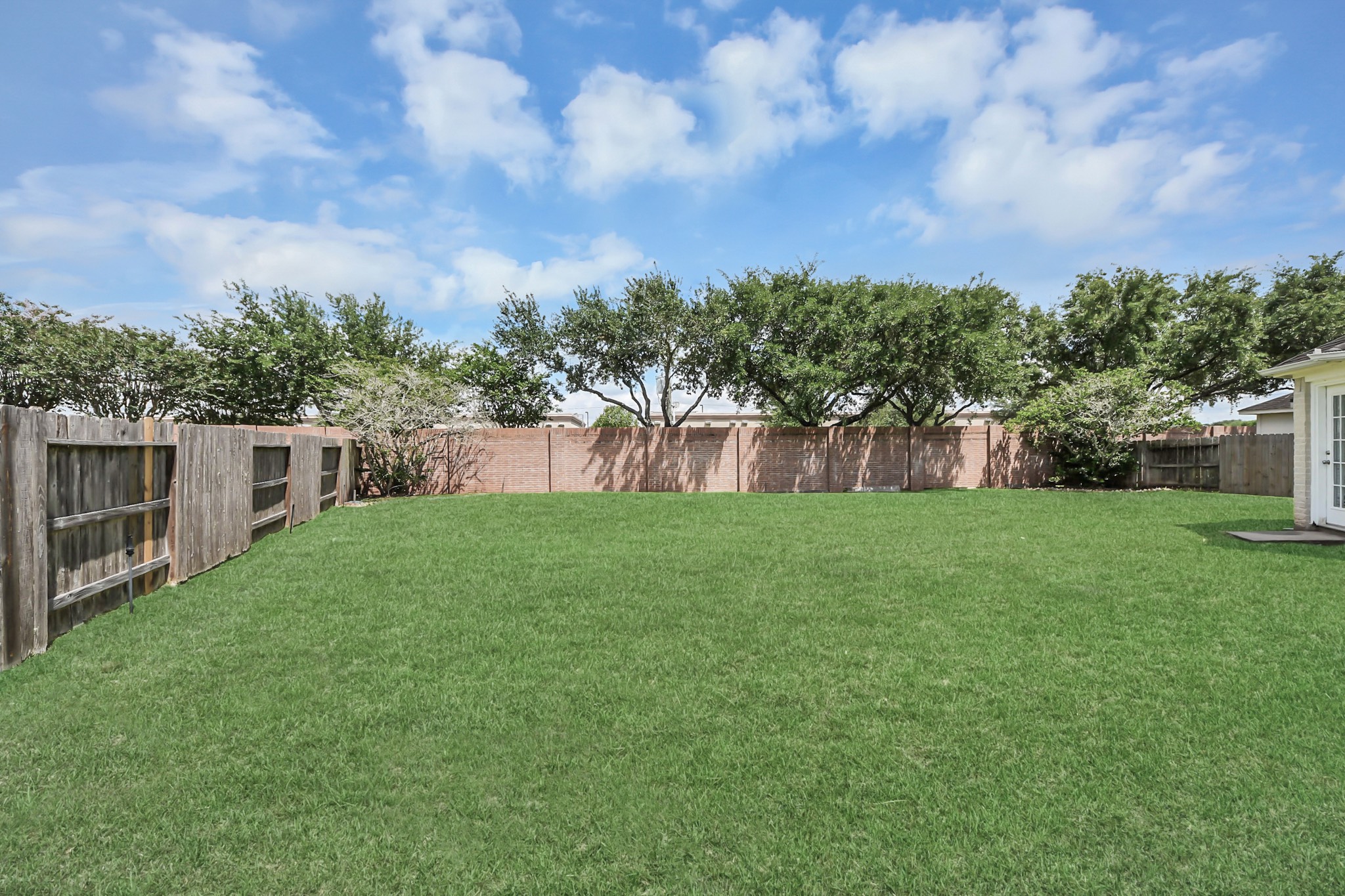 5527 Moss Meadow Court Property Photo 19
