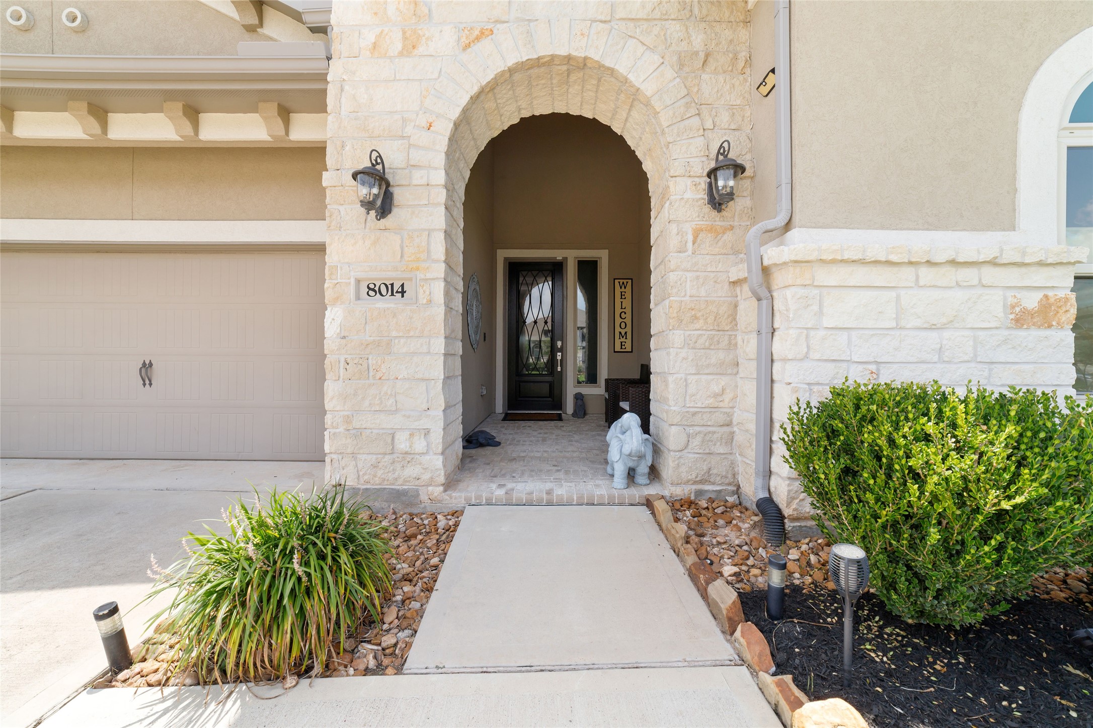 8014 Clearwater Glen Court Property Photo 4