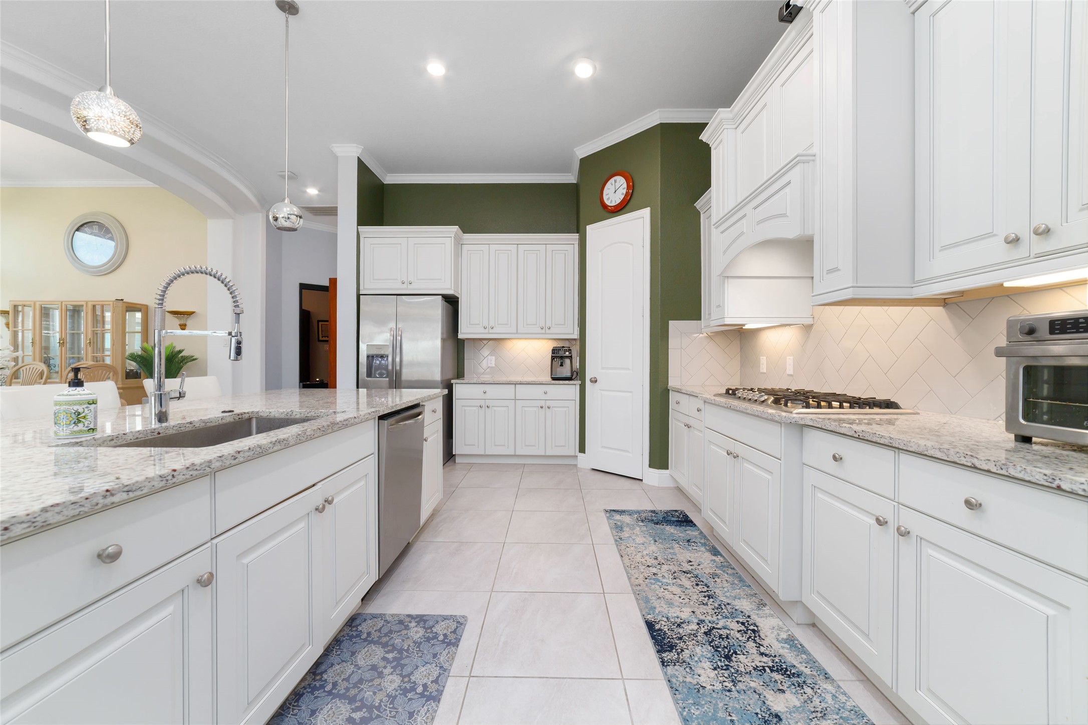 8014 Clearwater Glen Court Property Photo 11