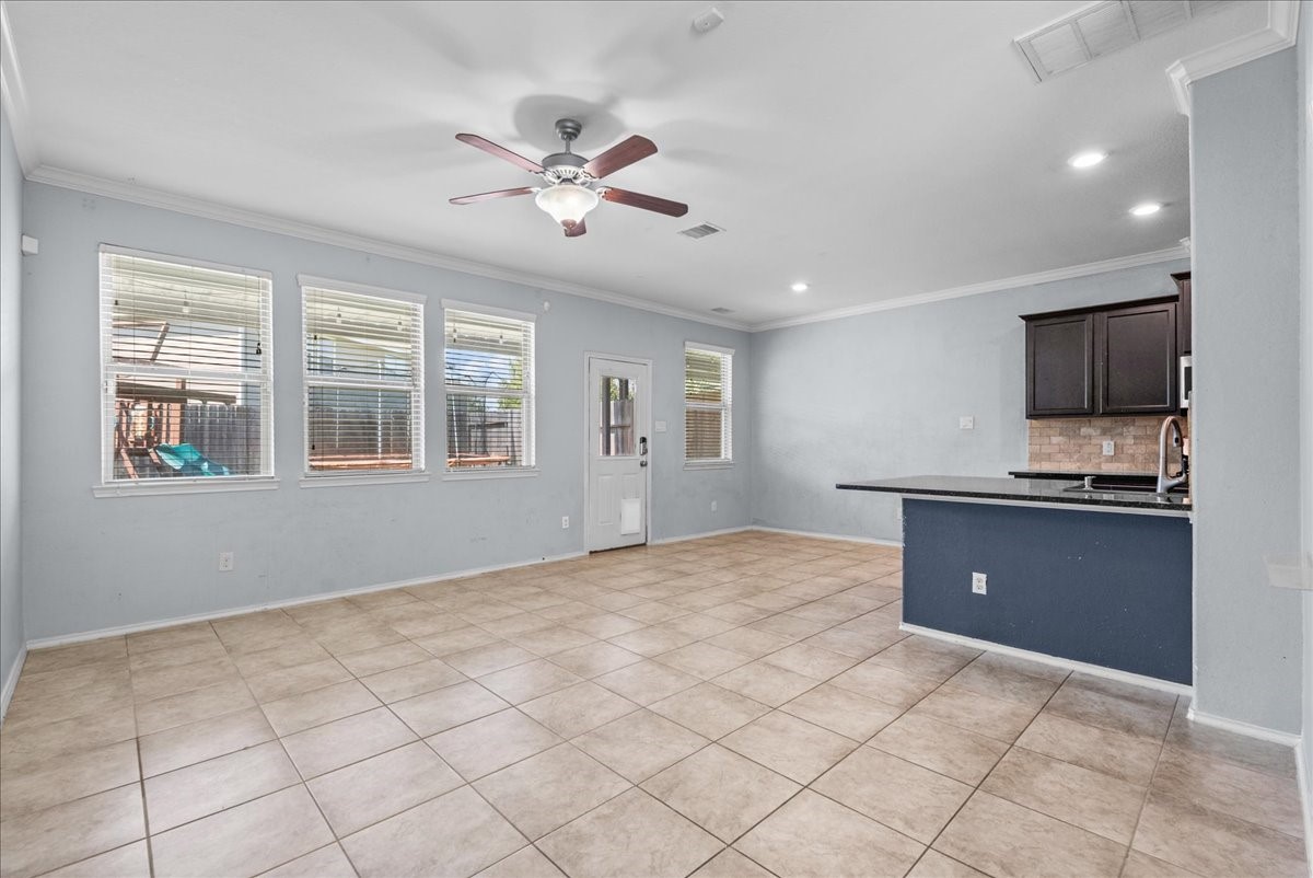 6525 Stoney Creek Drive Property Photo 6