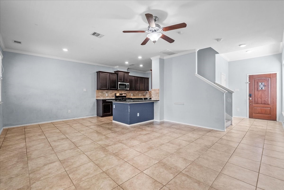 6525 Stoney Creek Drive Property Photo 7
