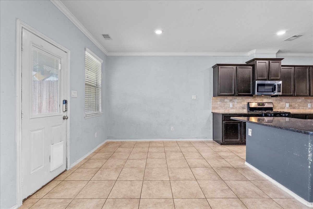 6525 Stoney Creek Drive Property Photo 8