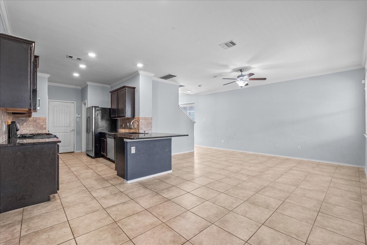 6525 Stoney Creek Drive Property Photo 9