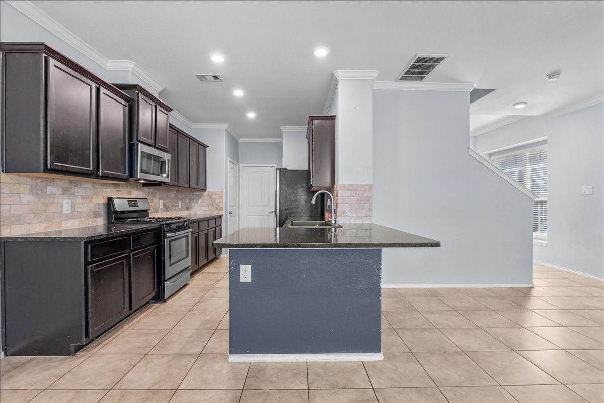 6525 Stoney Creek Drive Property Photo 10