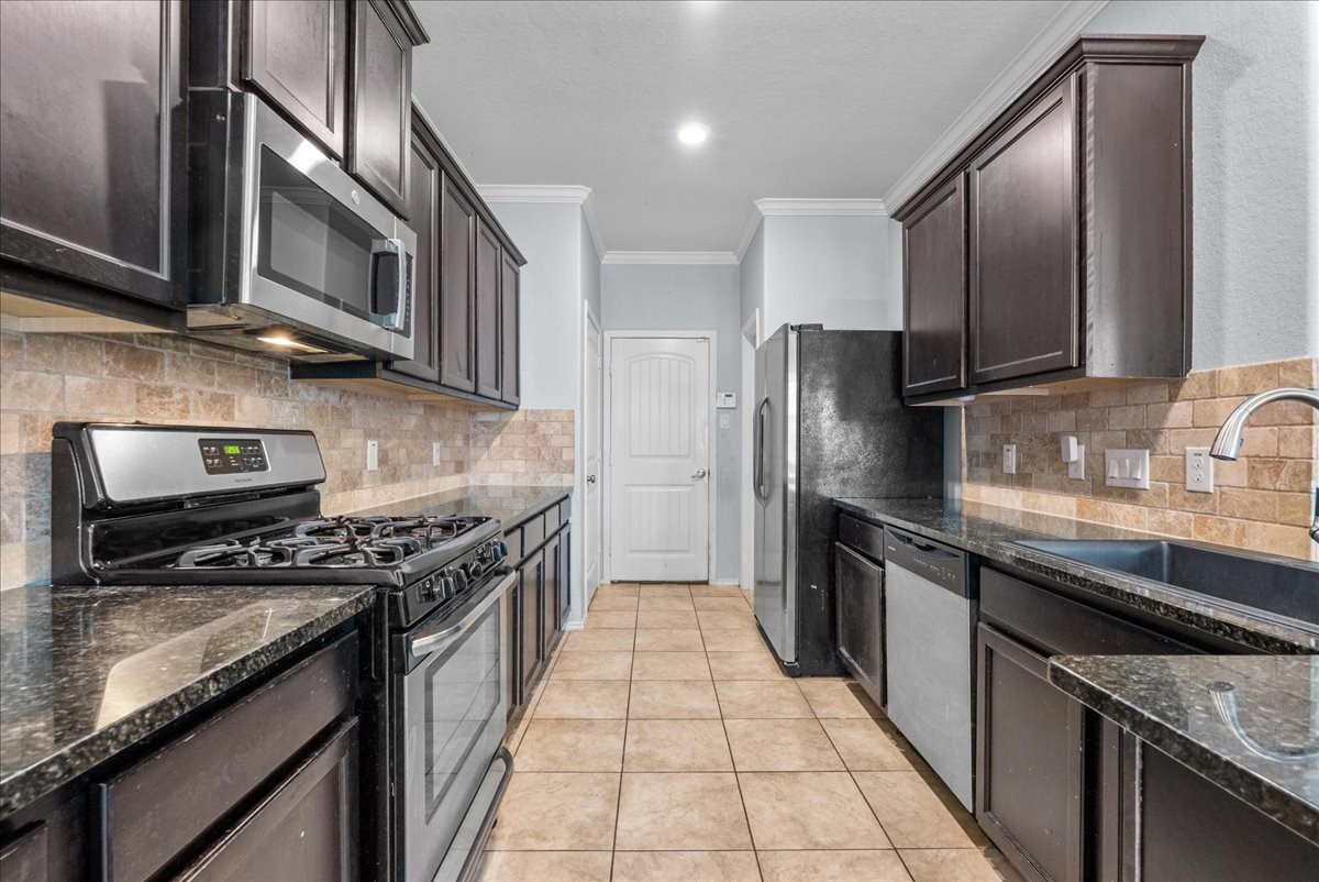 6525 Stoney Creek Drive Property Photo 13