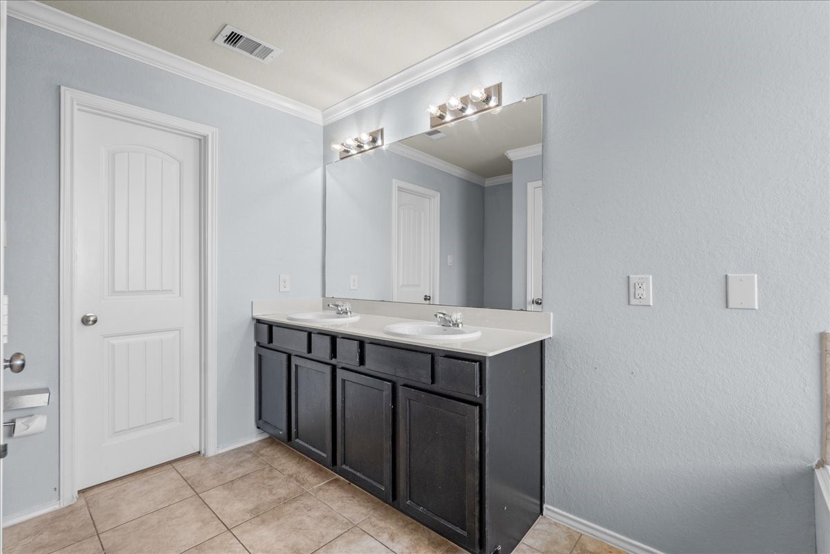 6525 Stoney Creek Drive Property Photo 32