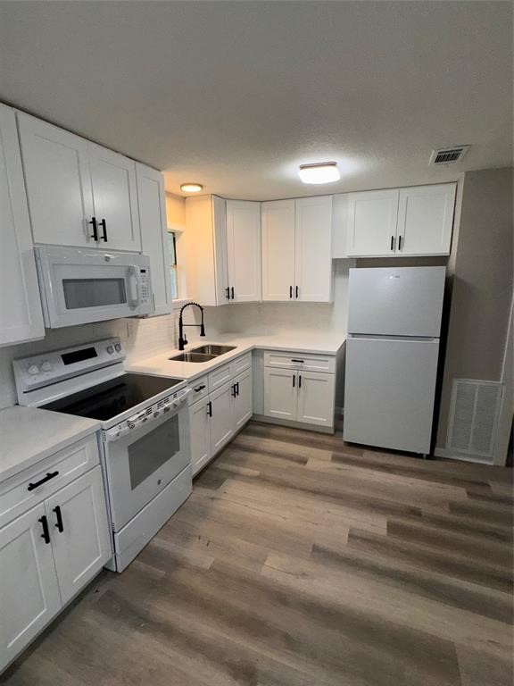 4807 Oak Street Property Photo 4