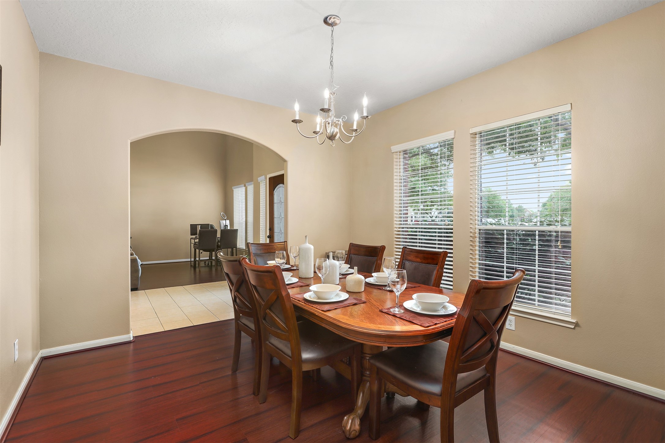 6082 Haysden Lane Property Photo 9