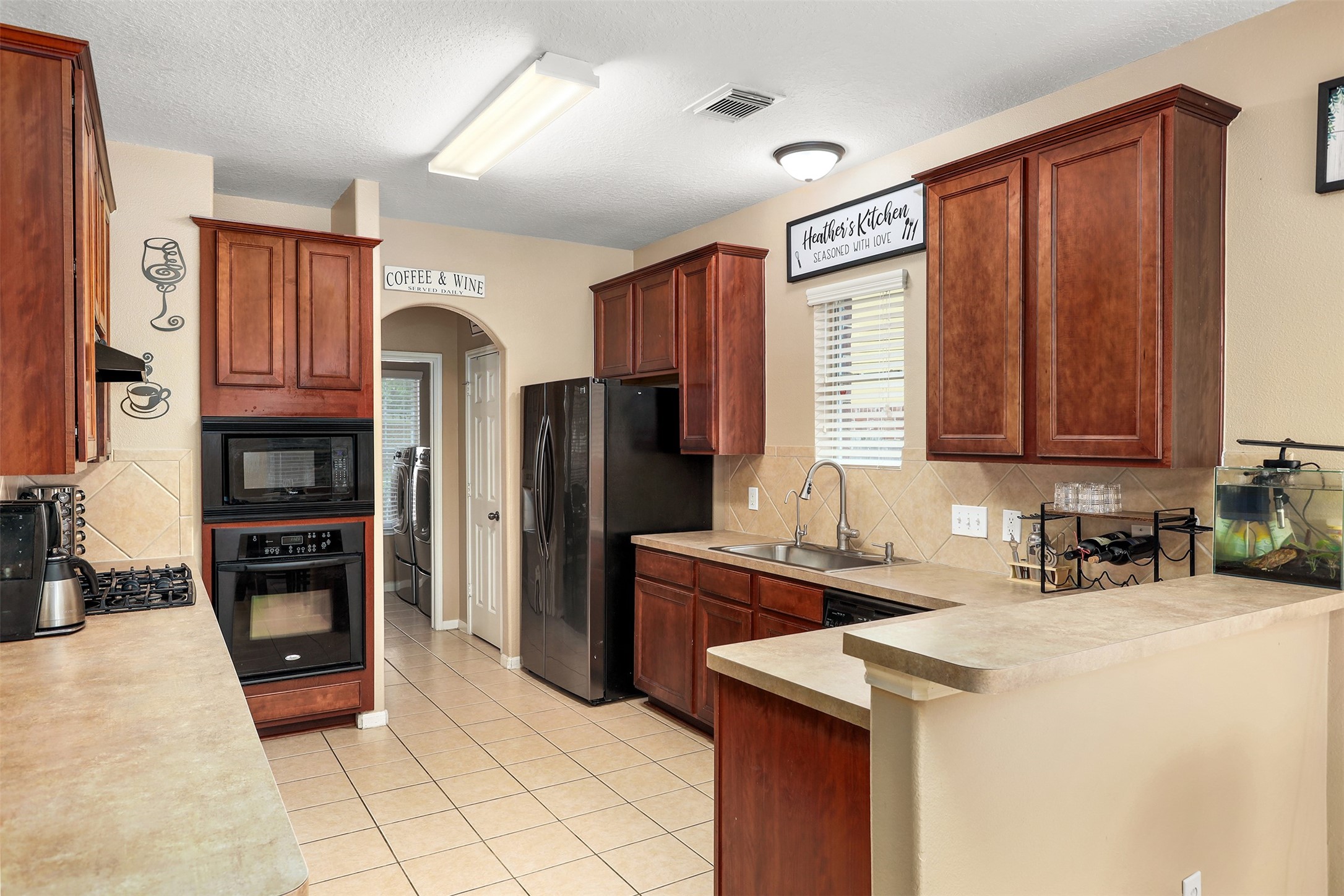 6082 Haysden Lane Property Photo 17