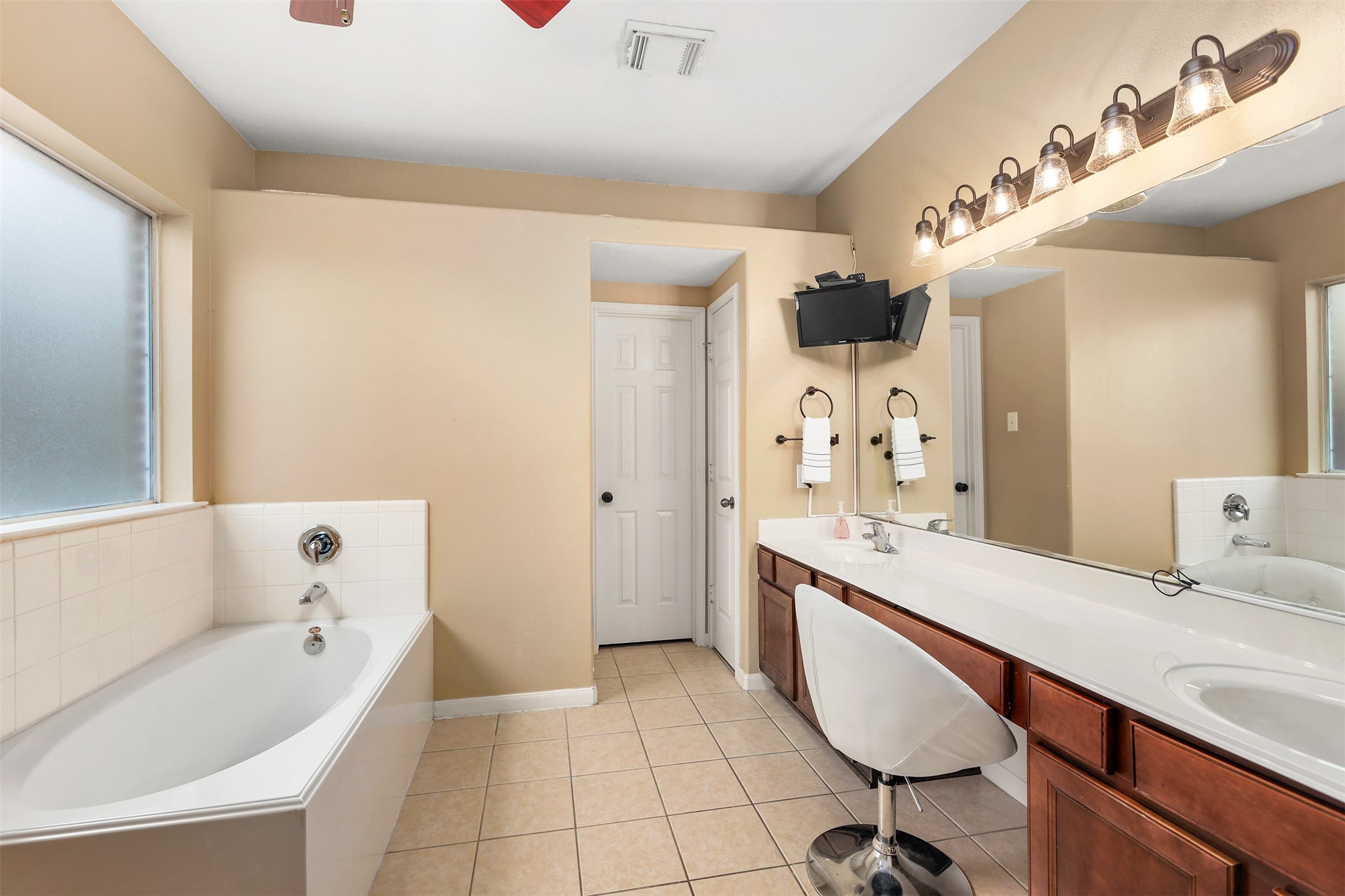 6082 Haysden Lane Property Photo 22