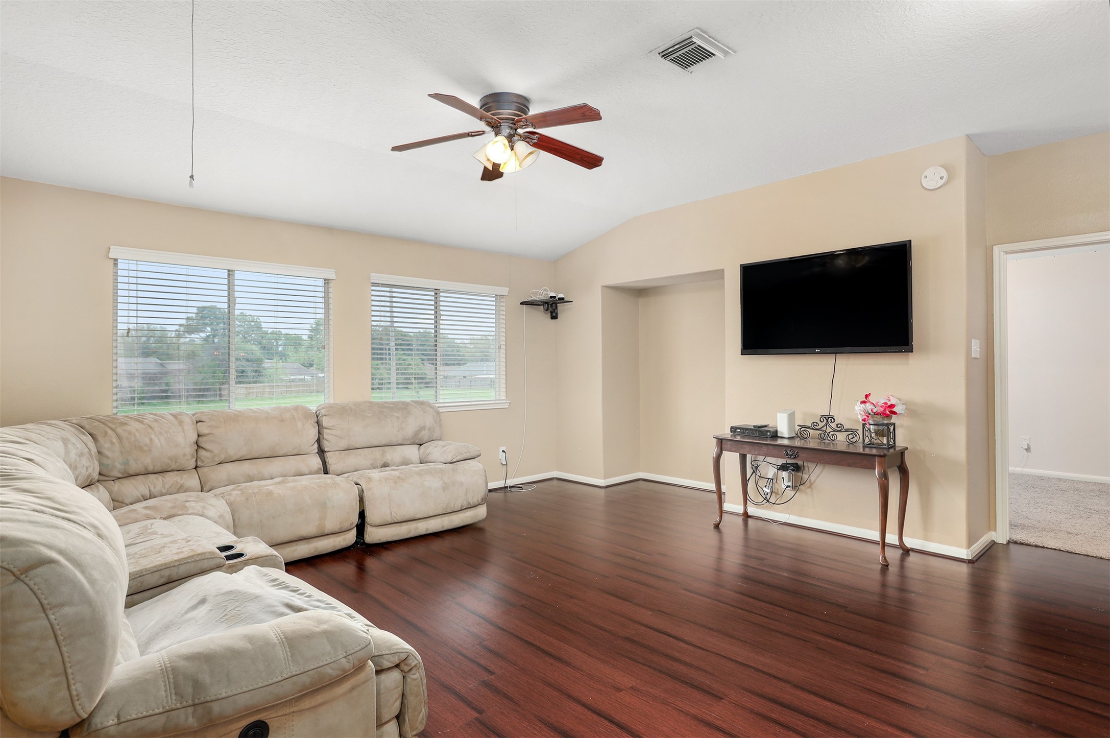 6082 Haysden Lane Property Photo 25