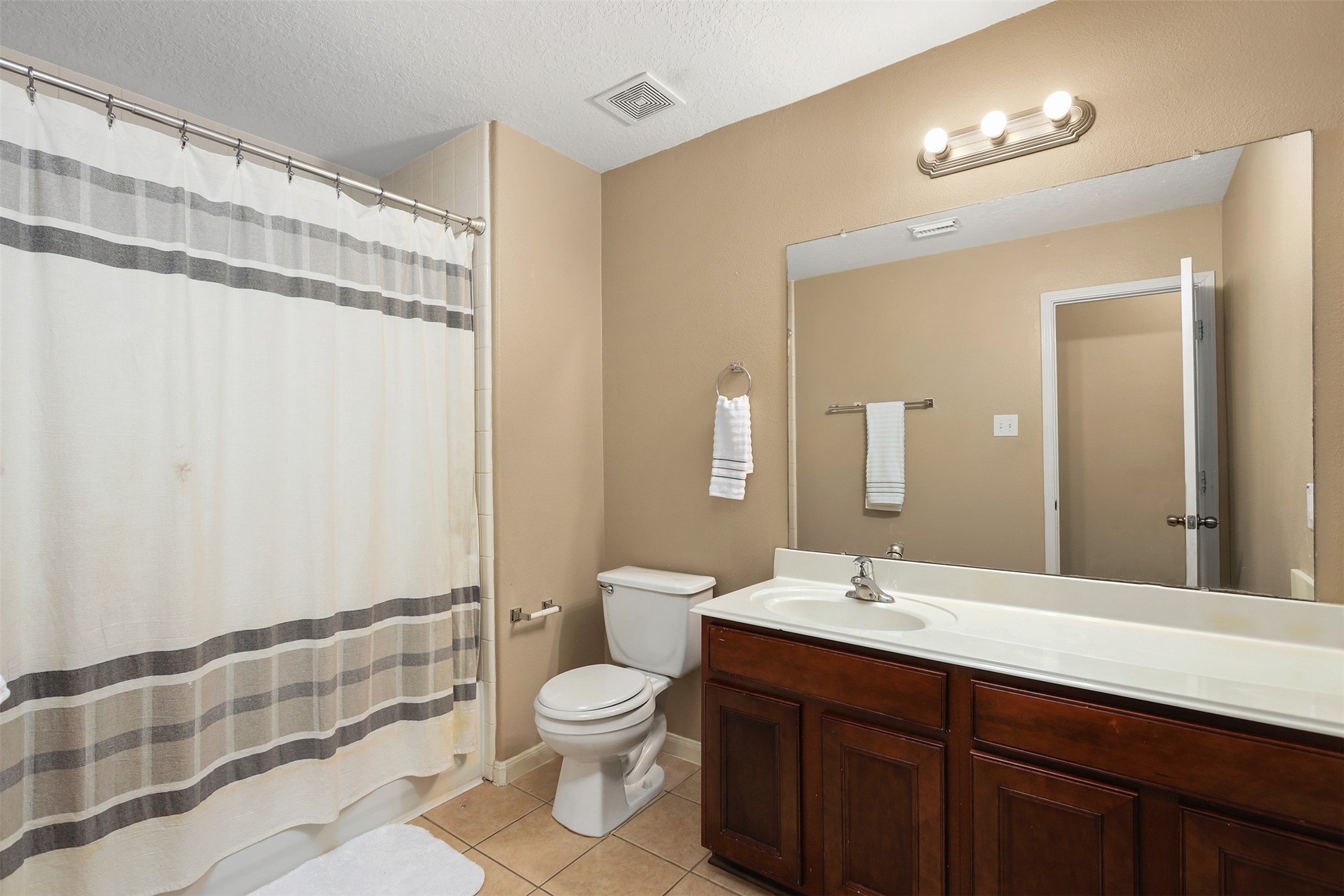 6082 Haysden Lane Property Photo 32