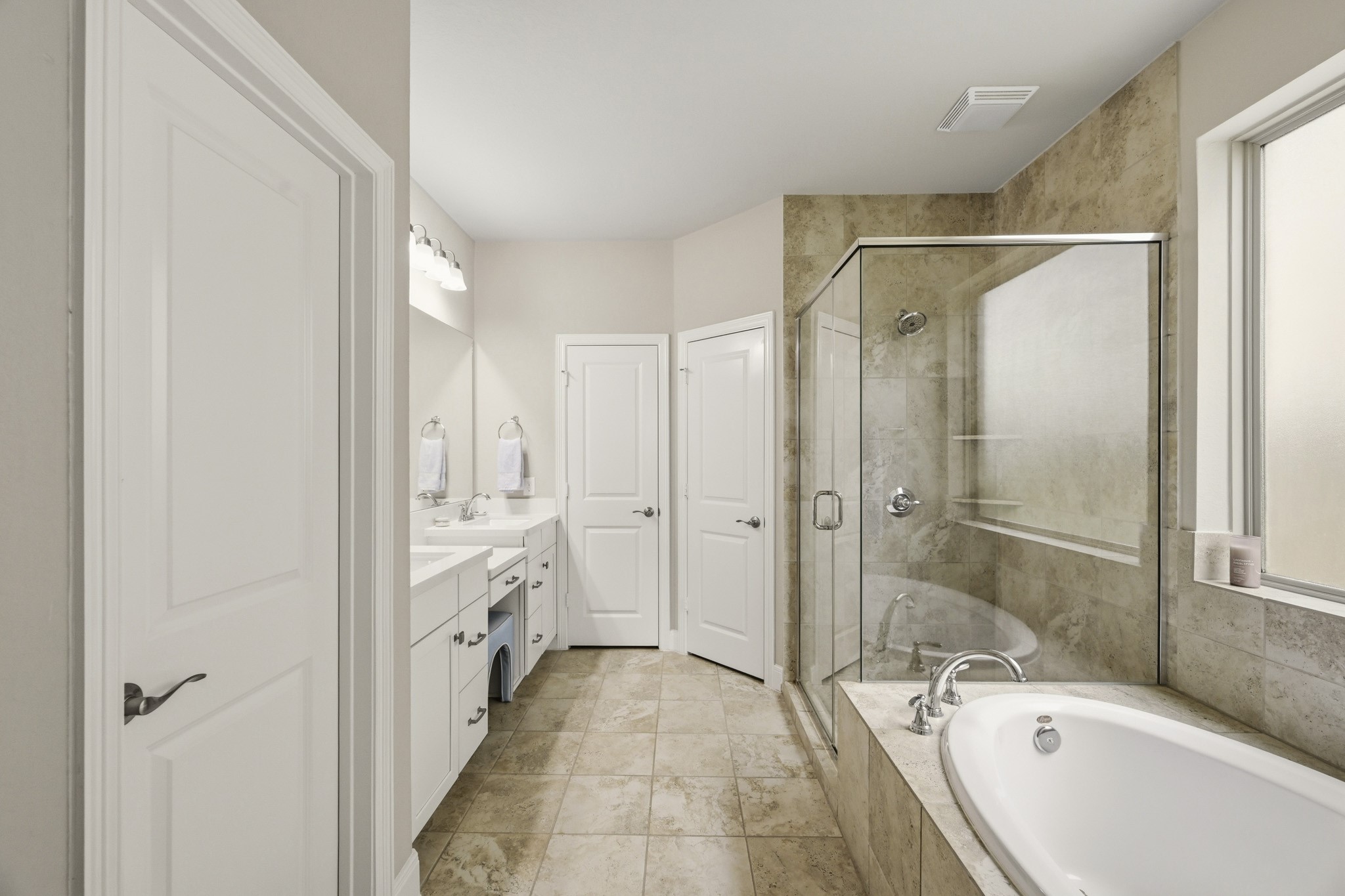 8726 Timber Knoll Drive Property Photo 25