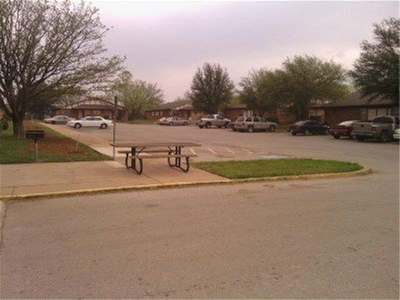 137 Shirley Courts Property Photo 2