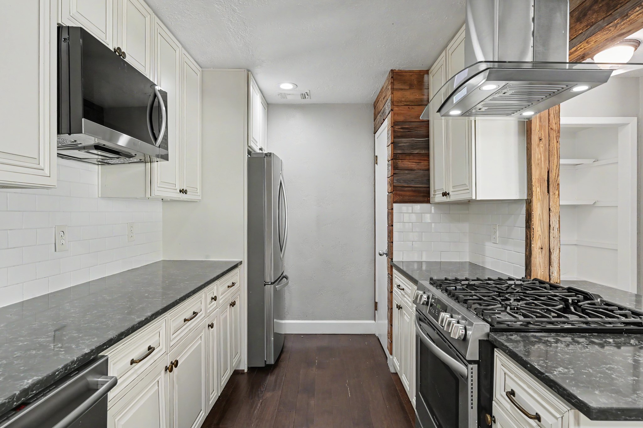 2314 Chestnut Oak Place Property Photo 11