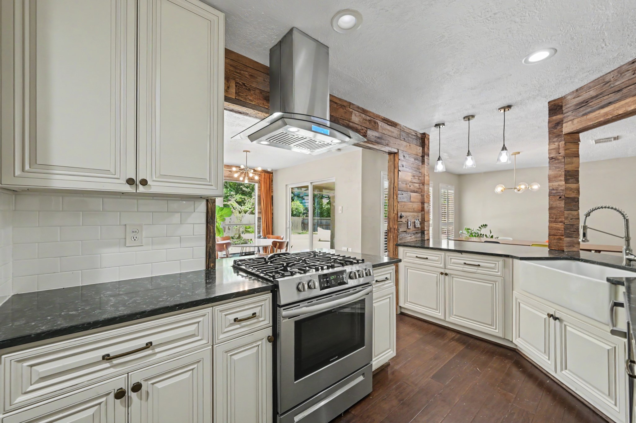 2314 Chestnut Oak Place Property Photo 12