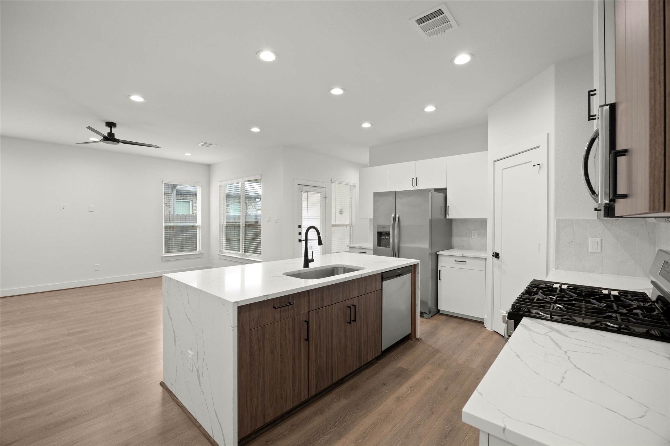 2707 Bronze Vista Drive Property Photo 8