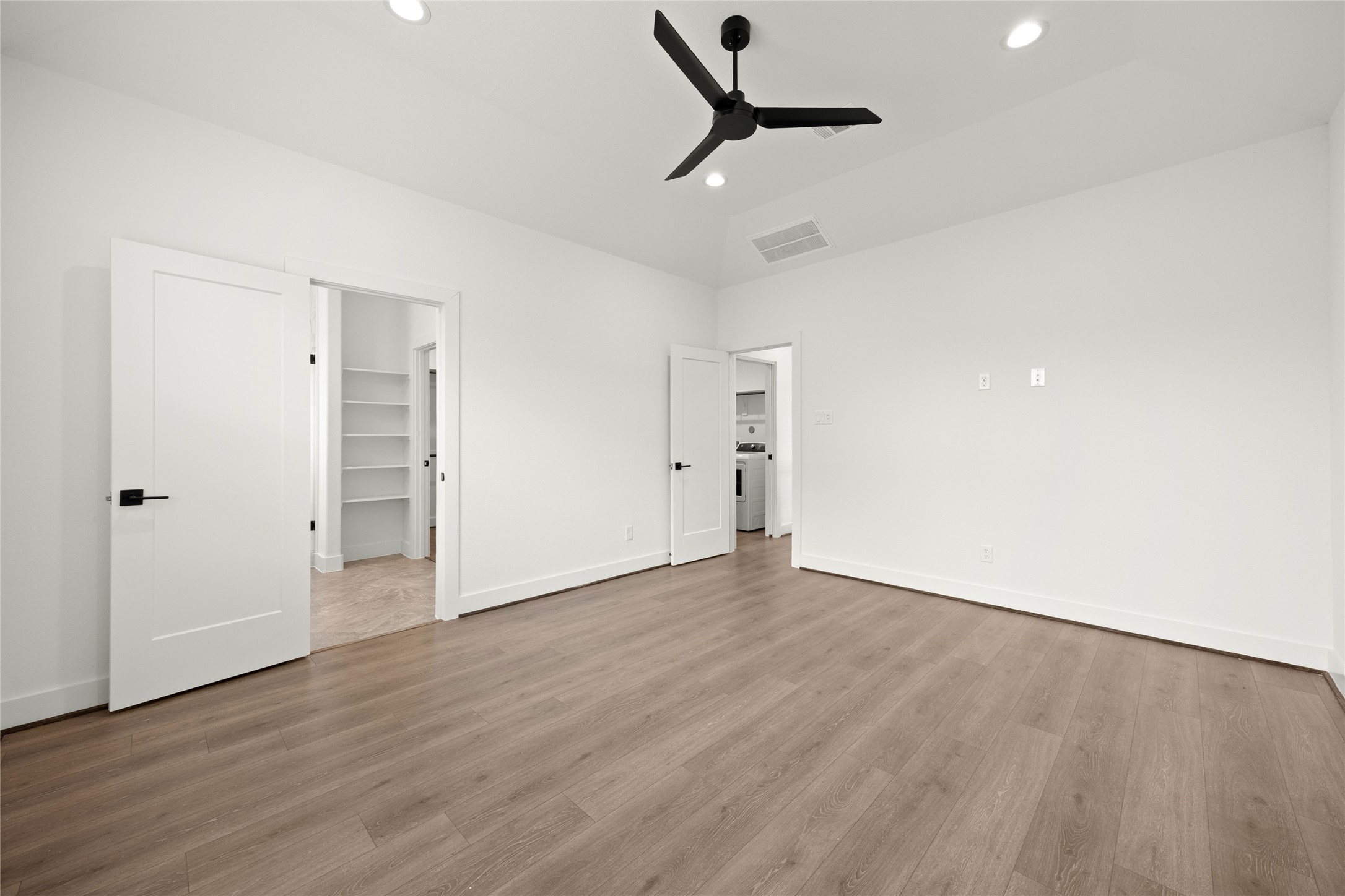 2707 Bronze Vista Drive Property Photo 13