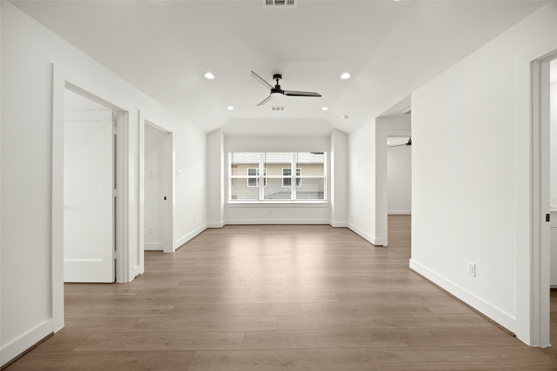 2707 Bronze Vista Drive Property Photo 18