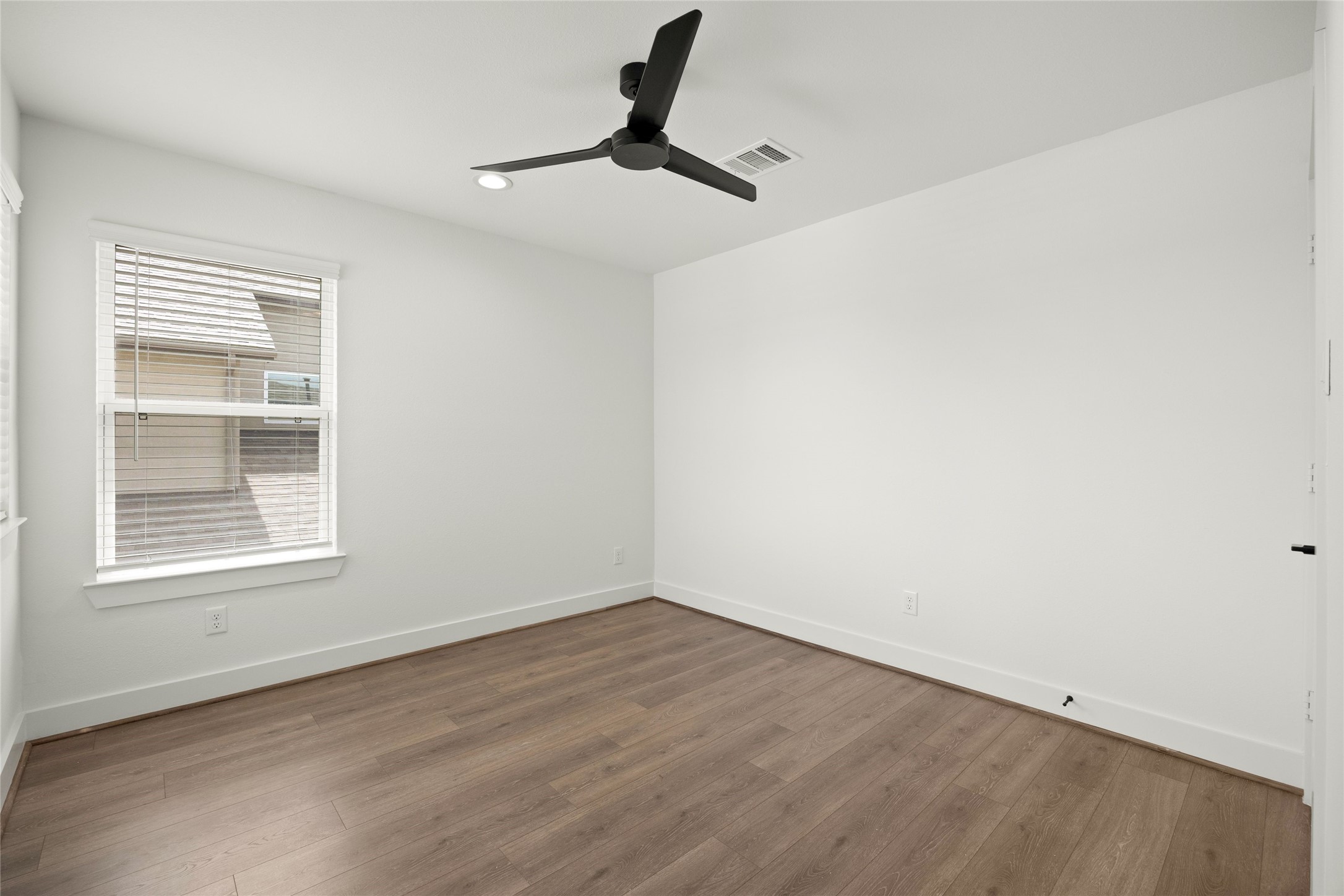 2707 Bronze Vista Drive Property Photo 25