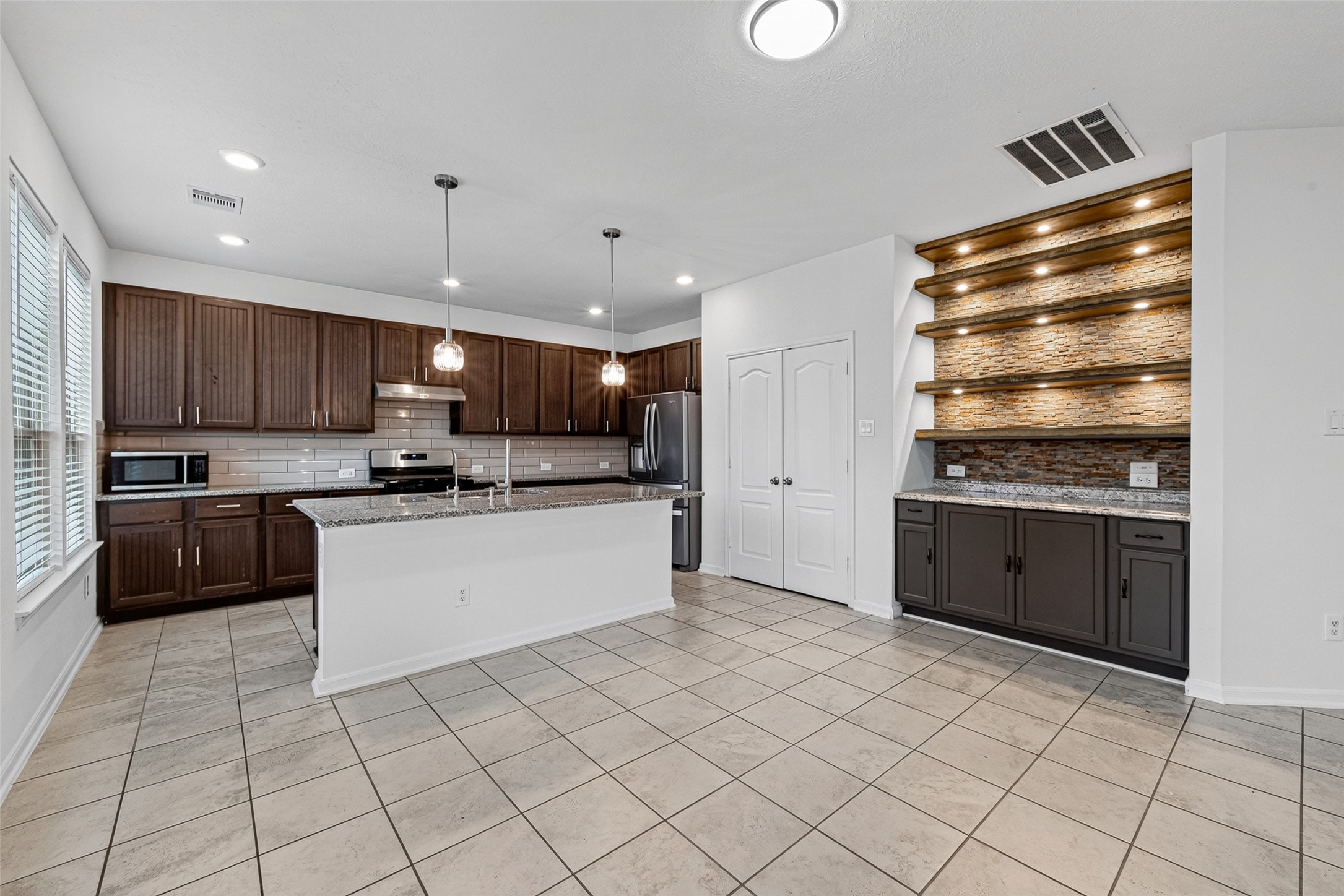 25319 Whitehaven Gate Street Property Photo 5
