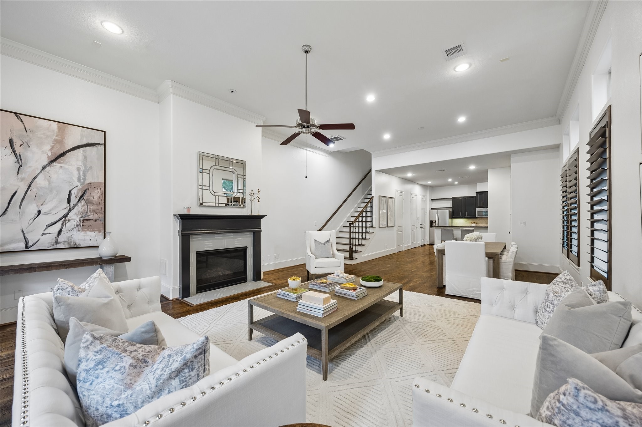 5612 Darling Street Property Photo 4