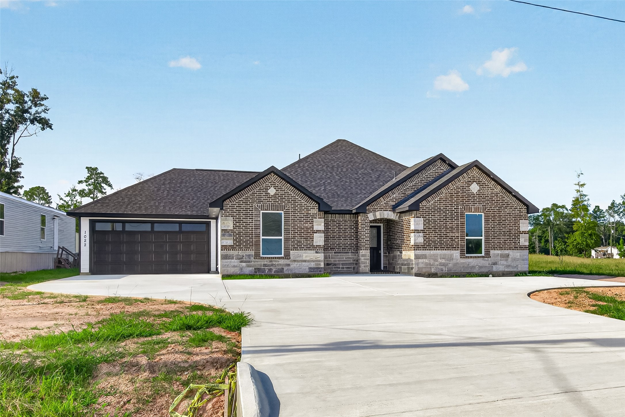 1022 Exotic Pine Drive Property Photo 3