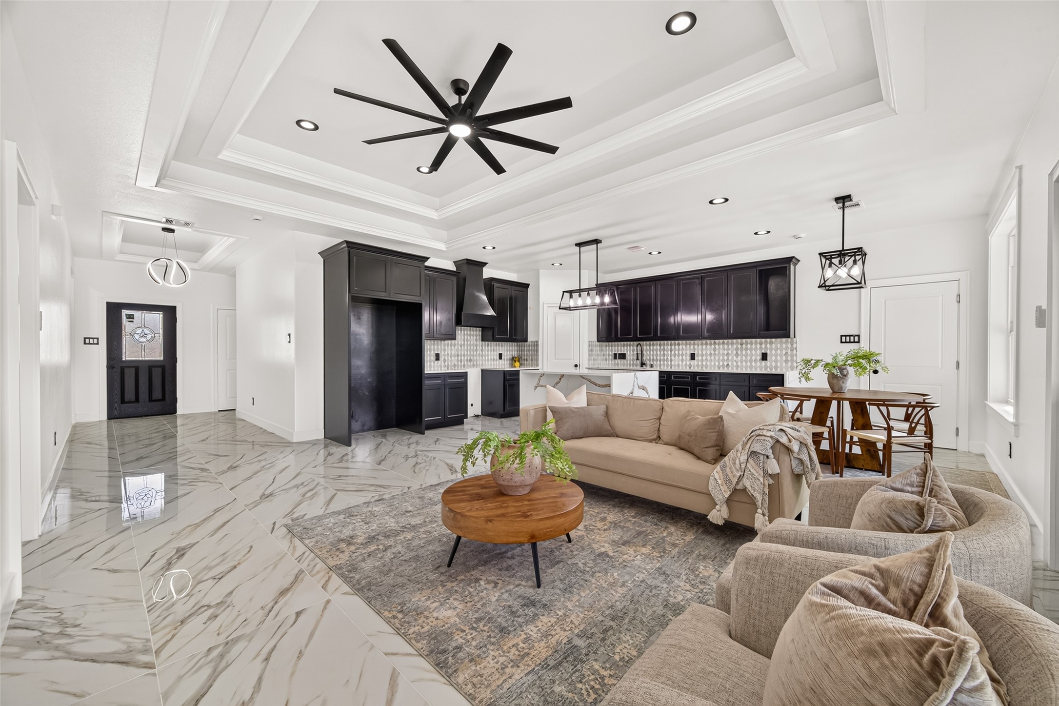 1022 Exotic Pine Drive Property Photo 7