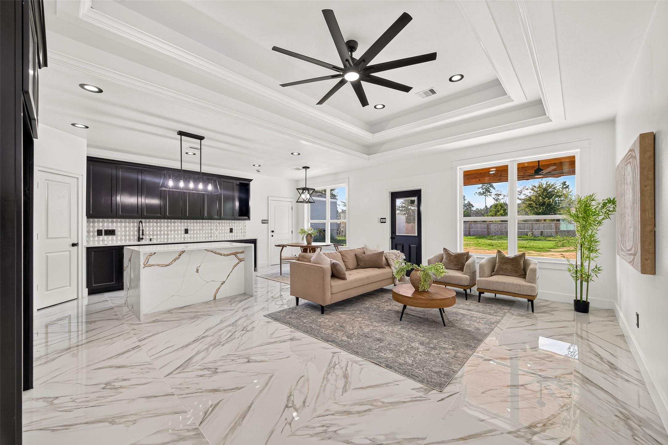 1022 Exotic Pine Drive Property Photo 8